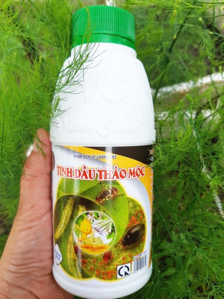 Tinh dầu thảo mộc: Xua đuổi côn trùng (Chai 500ml)