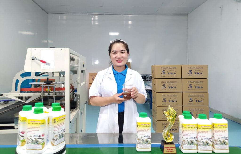 Men tiêu hóa sống cho Tôm Cá (Chai 1 lít)